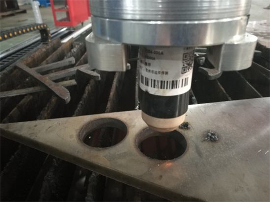 2018 Плазма нерѓосувачки челик 1300 * 2500mm ЦПУ Метал машина за сечење за железо