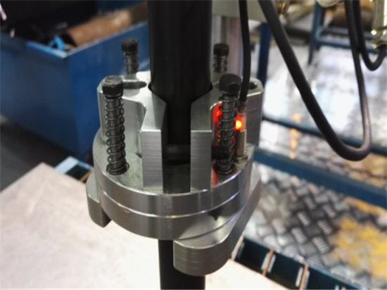 Висококвалитетен JIA XIN CNC пренослив пламен / плазма машина за сечење