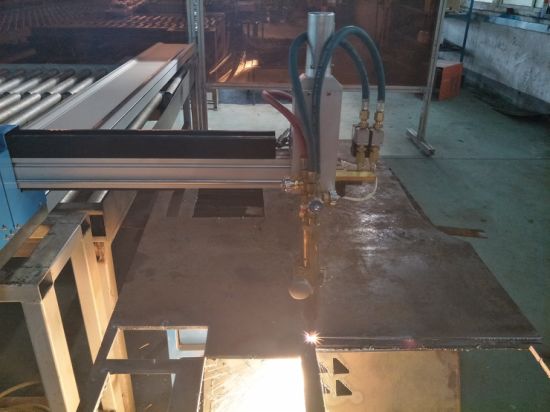 Висок квалитет 1530 автоматска машина за сечење челик за сечење плазма машина за сечење метал, машина за сечење на пламен