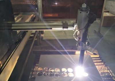 Нови производи 2018 ниска цена плазма CNC машина за сечење најдобрите продавачи