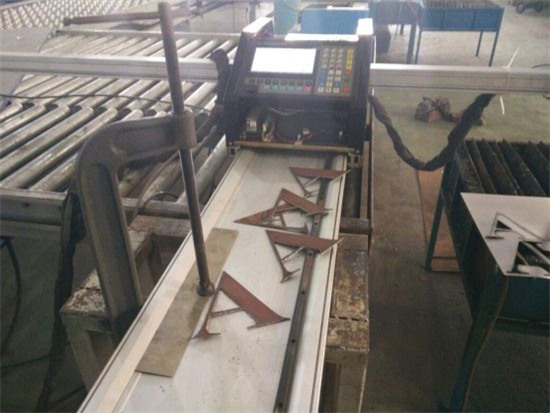 Кина производител ЦПУ плазма машина и пламен машина за сечење за намалување на алуминиум нерѓосувачки челик / железо / метал